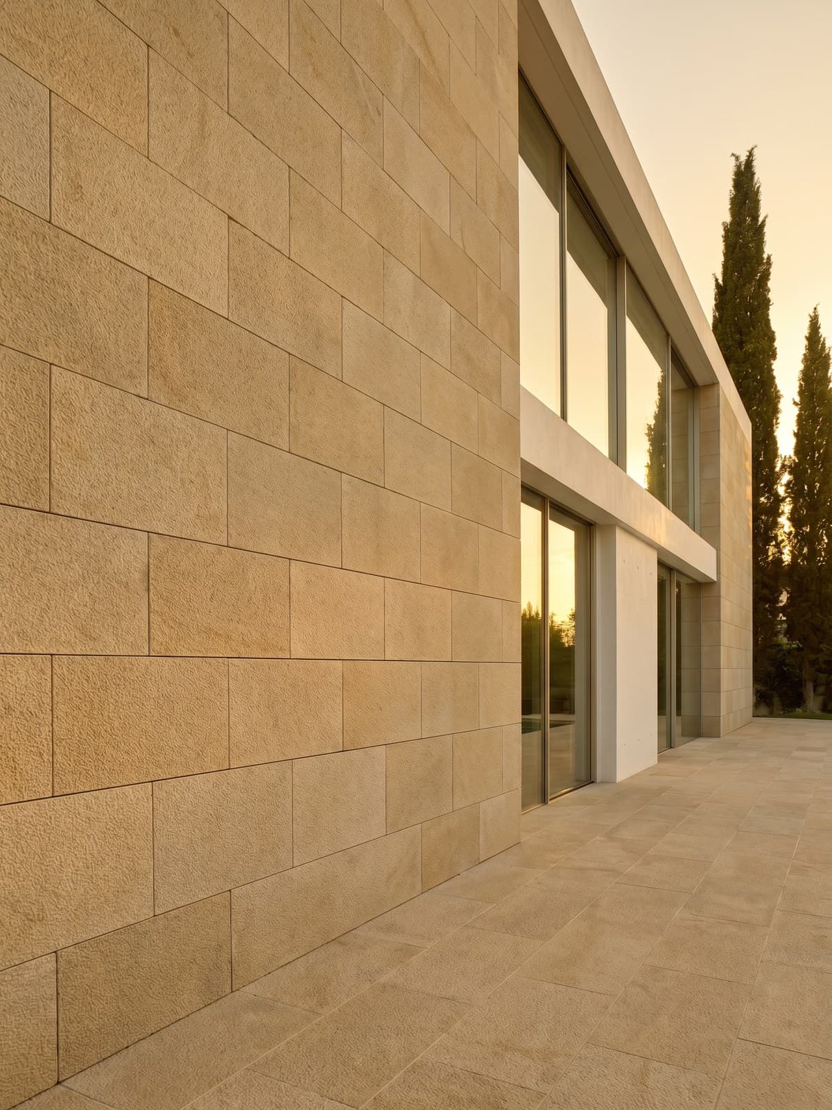 Atlas Beige Rustic — application 2