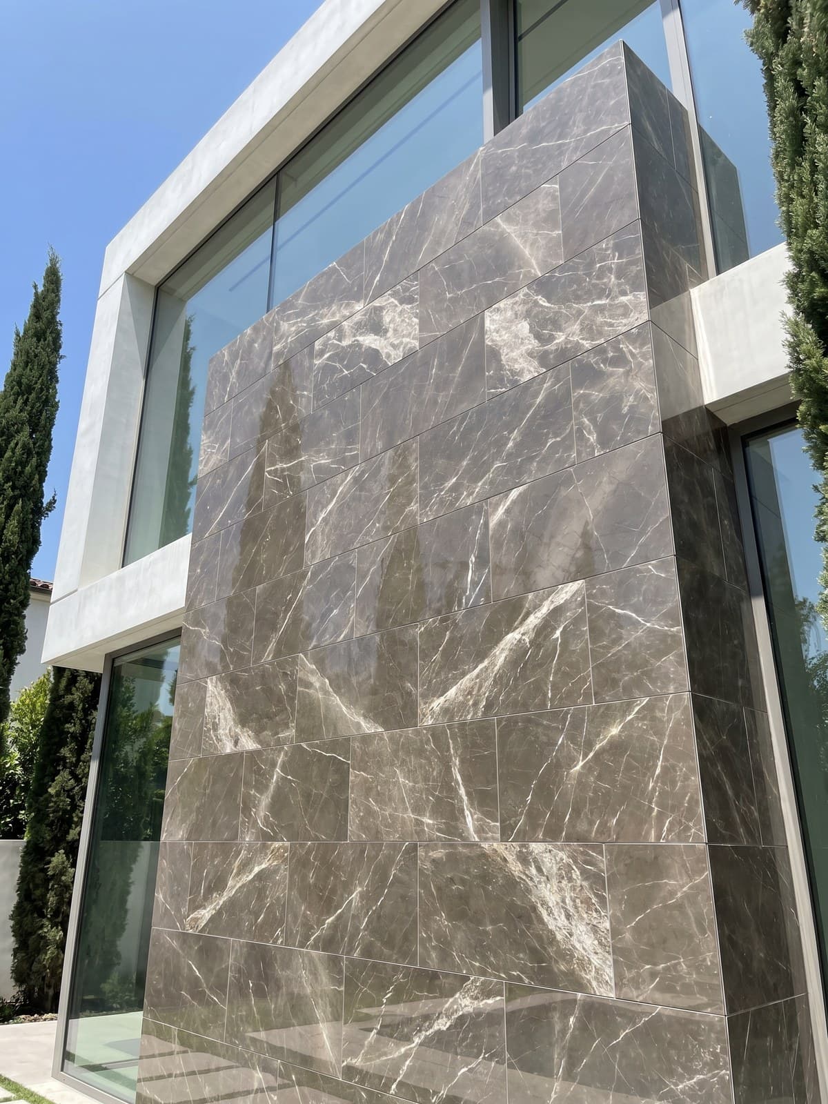 Montain Grey Mirror — application 2
